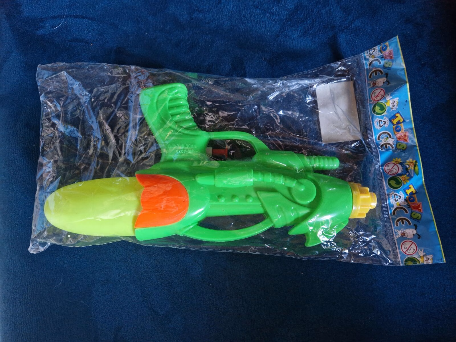 Waterpistool met tank